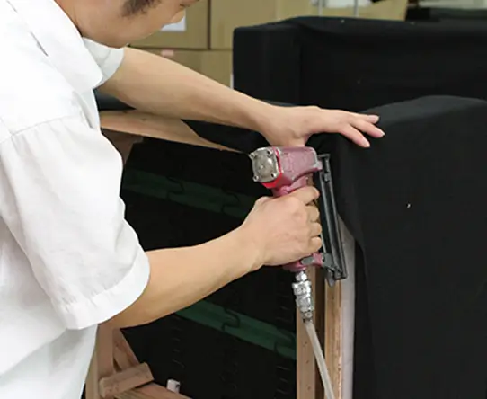 職人により組上げられる最高の一台2